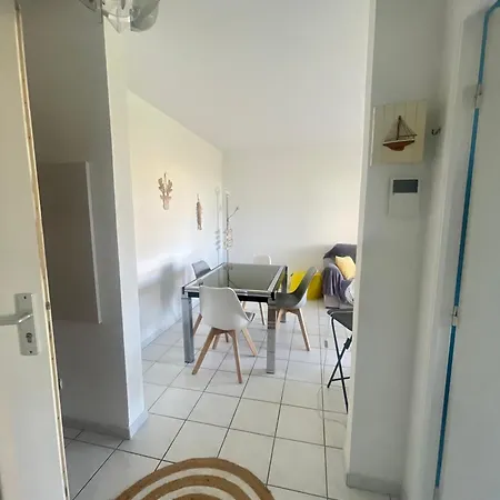 Joli Avec Piscine Антіб