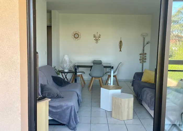 Joli Avec Piscine Antibes